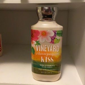 Vineyard Champagne Kiss Body Lotion